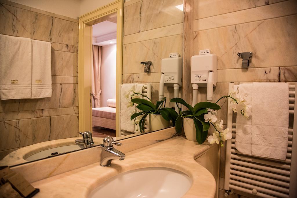 Hotel Lh Domus Caesari